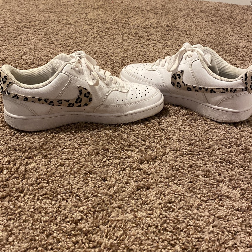 Nike women 7 shoes - Picture 2 of 2